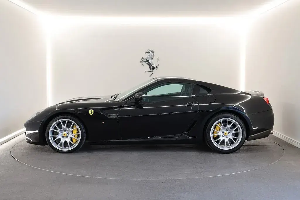 Second-hand Ferrari Daytona 620 CP (456 kW) 2018 Negru