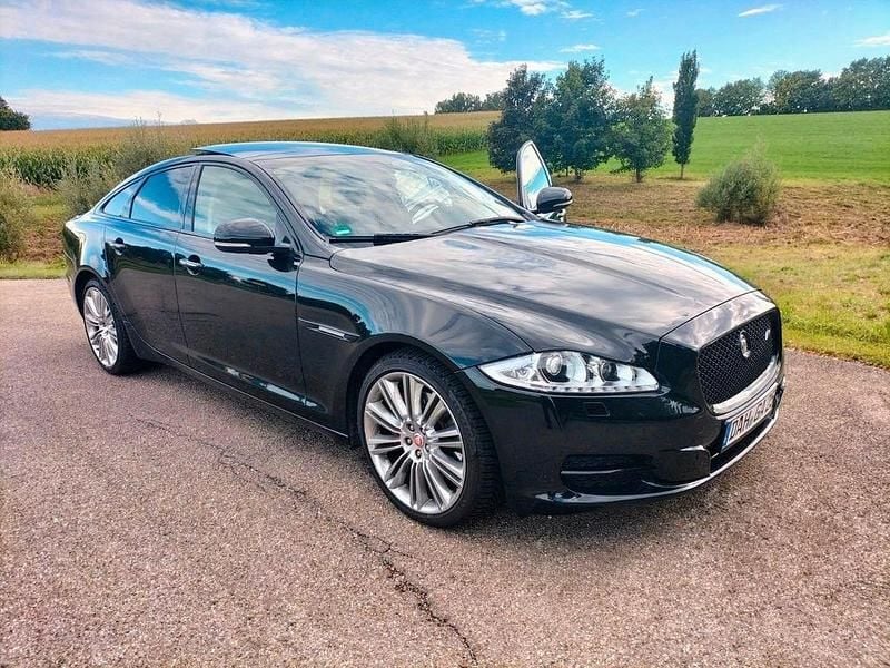 Schwarz Gebraucht 2014 Jaguar XJ Portfolio Limousine | 27.500 € - Bild 1/4