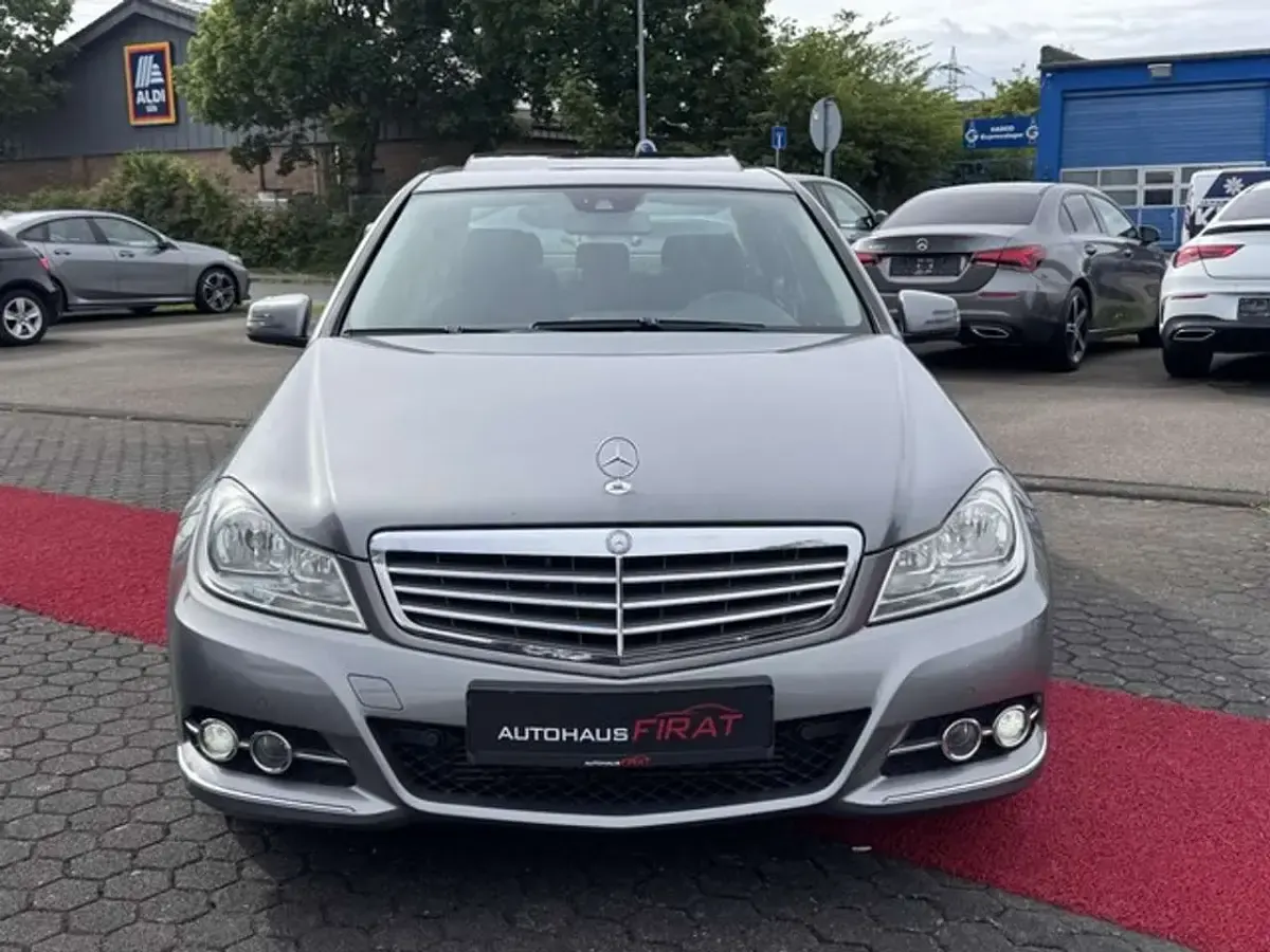 Gebraucht Mercedes C200 Elegance 184 PS (135 kW) 2011 Grau Limousine