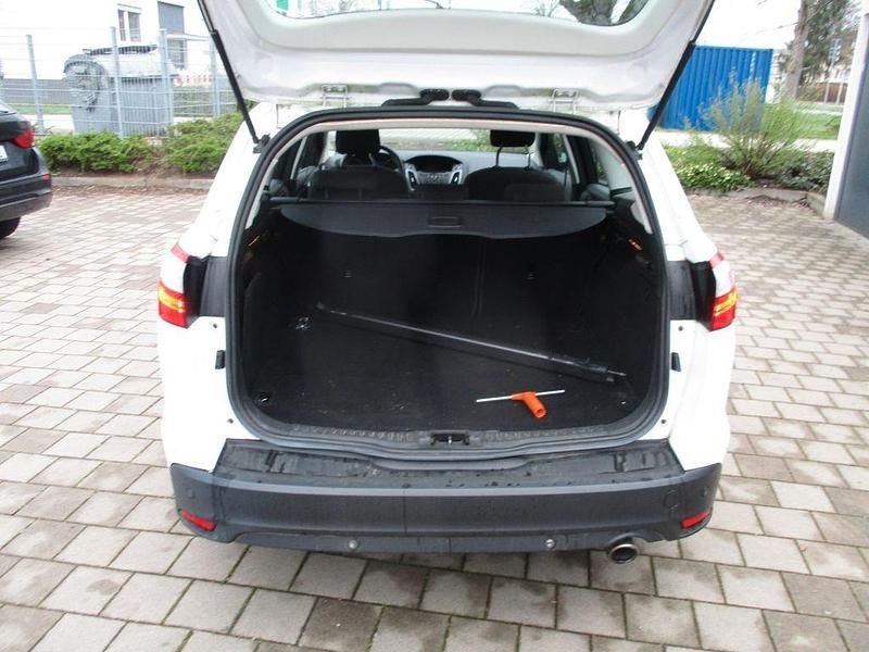 Gebraucht Ford Focus Titanium 116 PS (85 kW) 2011 Weiß Limousine