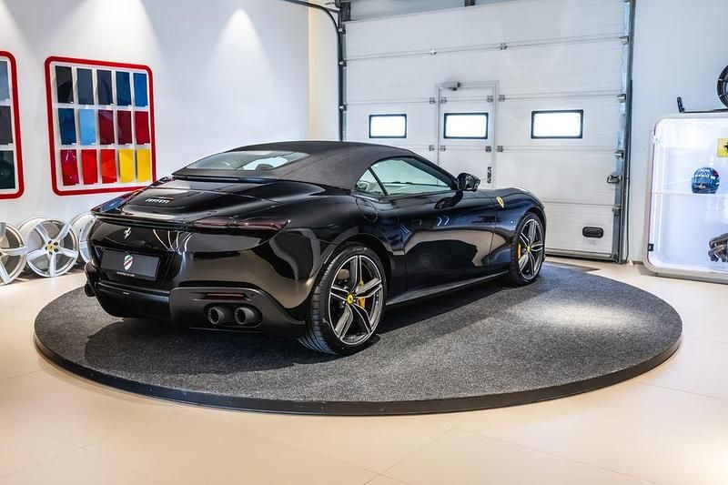 Gebraucht Ferrari Roma 620 PS (456 kW) 2025 Schwarz Cabrio