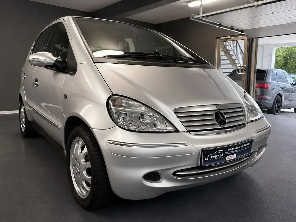 Używany Mercedes A160 Elegance 102 KM (75 kW) 2004 Srebrny Minivan