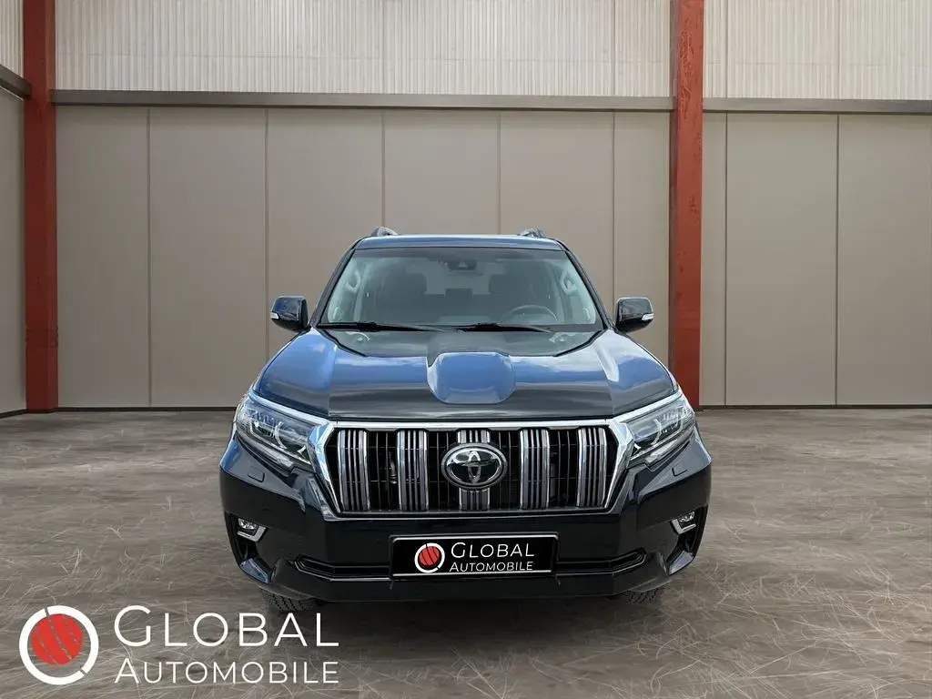 Gebraucht Toyota Land Cruiser 204 PS (150 kW) 2023 Schwarz SUV