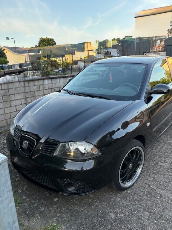 Schwarz Gebraucht 2008 Seat Ibiza Sport Limousine | 2.500 € (Guter Preis) - Bild 1/4