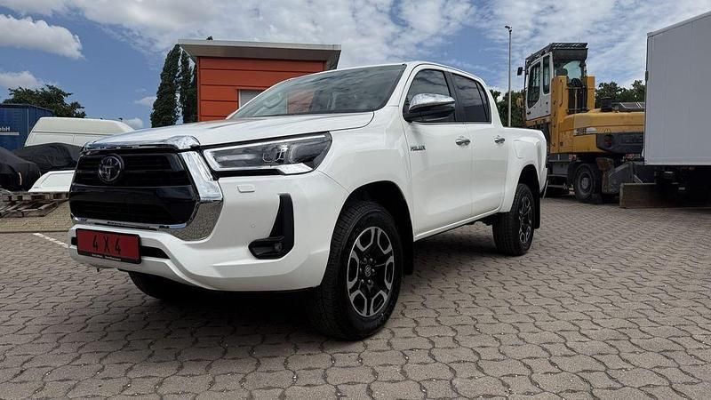 Weiß Gebraucht 2023 Toyota HiLux Abholung | 42.980 € (Superpreis) - Bild 1/4