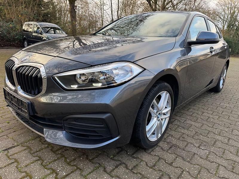 Grau Gebraucht 2020 BMW 116 Advantage Kleinwagen | 18.500 € (Fairer Preis) - Bild 1/4