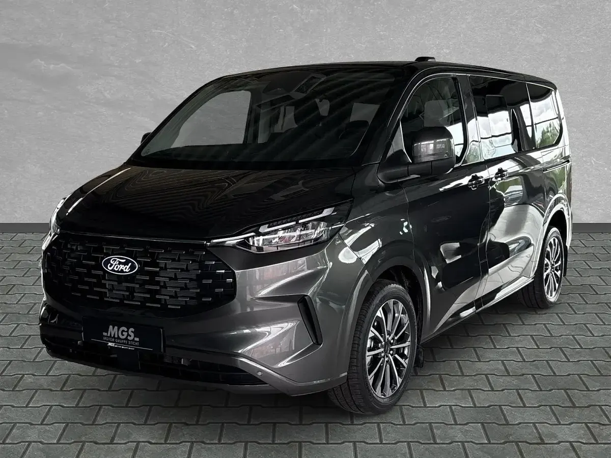 Gebraucht Ford Tourneo Titanium 170 PS (125 kW) 2026 Van / Kleinbus