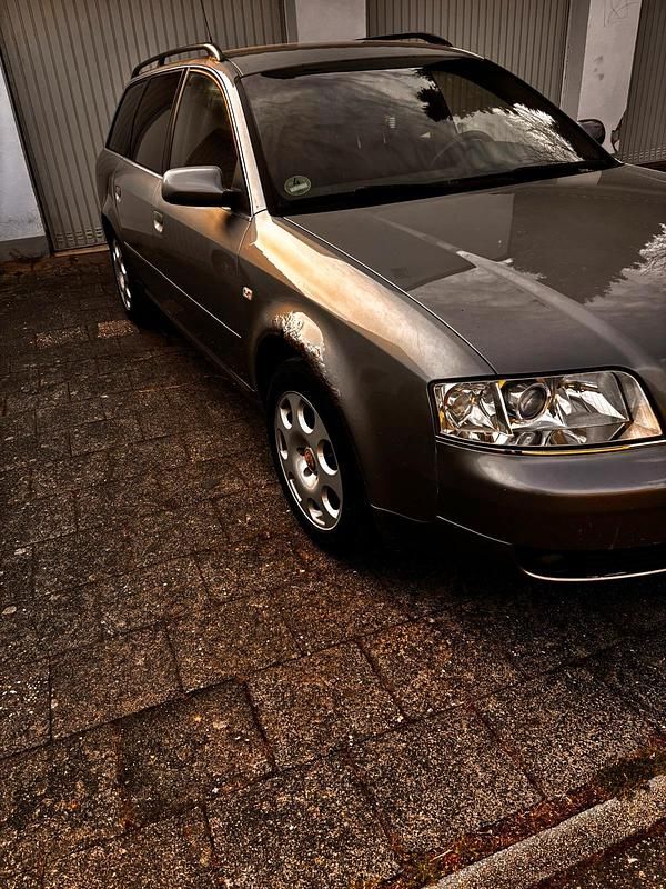 Second-hand Audi A6 163 CP (119 kW) 2003 Gri Break