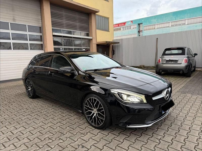 Gebraucht Mercedes CLA200 136 PS (100 kW) 2017 Schwarz Kombi