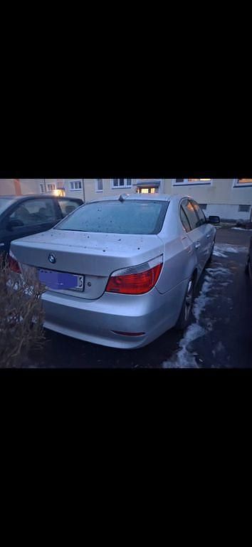 Gebraucht BMW 530 231 PS (169 kW) 2004 Silber Limousine