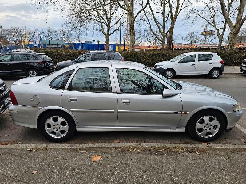 Gebraucht Opel Vectra Elegance 147 PS (108 kW) 2000 Silber Limousine