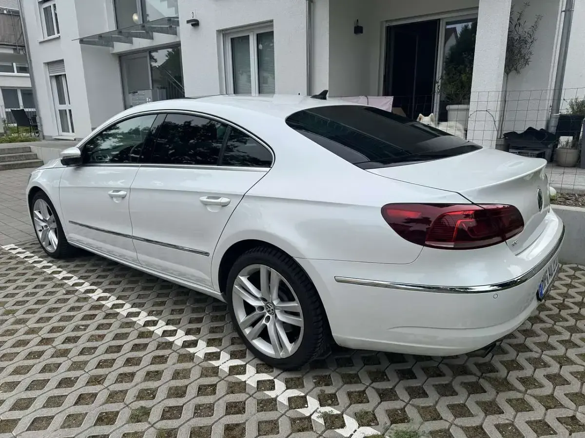 Używany VW CC 299 KM (219 kW) 2014 Biały Sedan/Limuzyna