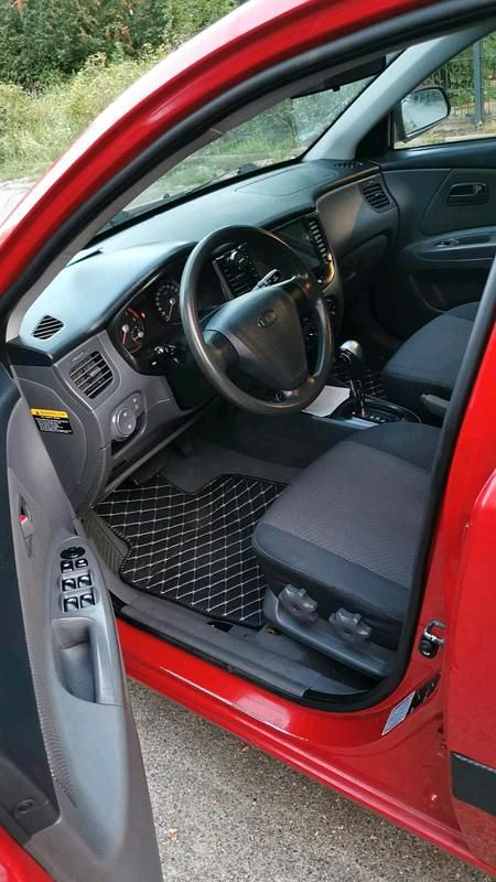 Gebraucht Kia Rio 97 PS (71 kW) 2007 Rot Kleinwagen