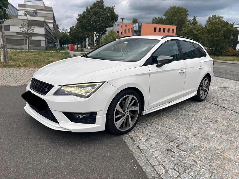 Weiß Gebraucht 2014 Seat Leon ST FR First Edition Kombi | 7.600 € (Teuer) - Bild 1/4