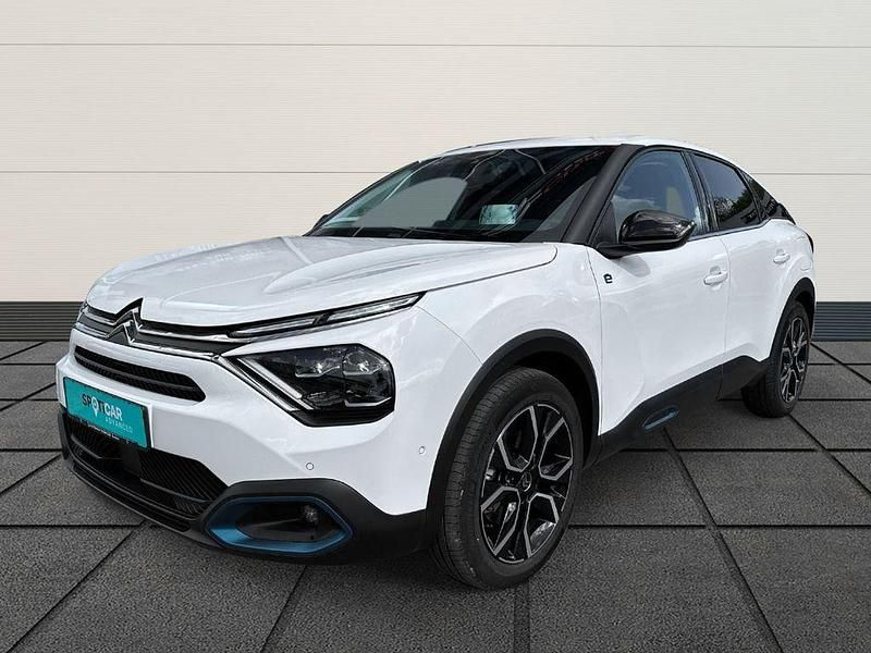 Używany Citroën e-C4 Shine 100 kW (136 KM) 2023 Biały Sedan/Limuzyna