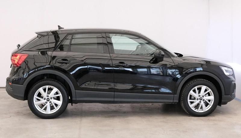Gebraucht Audi Q2 Comfort 116 PS (85 kW) 2023 Schwarz SUV