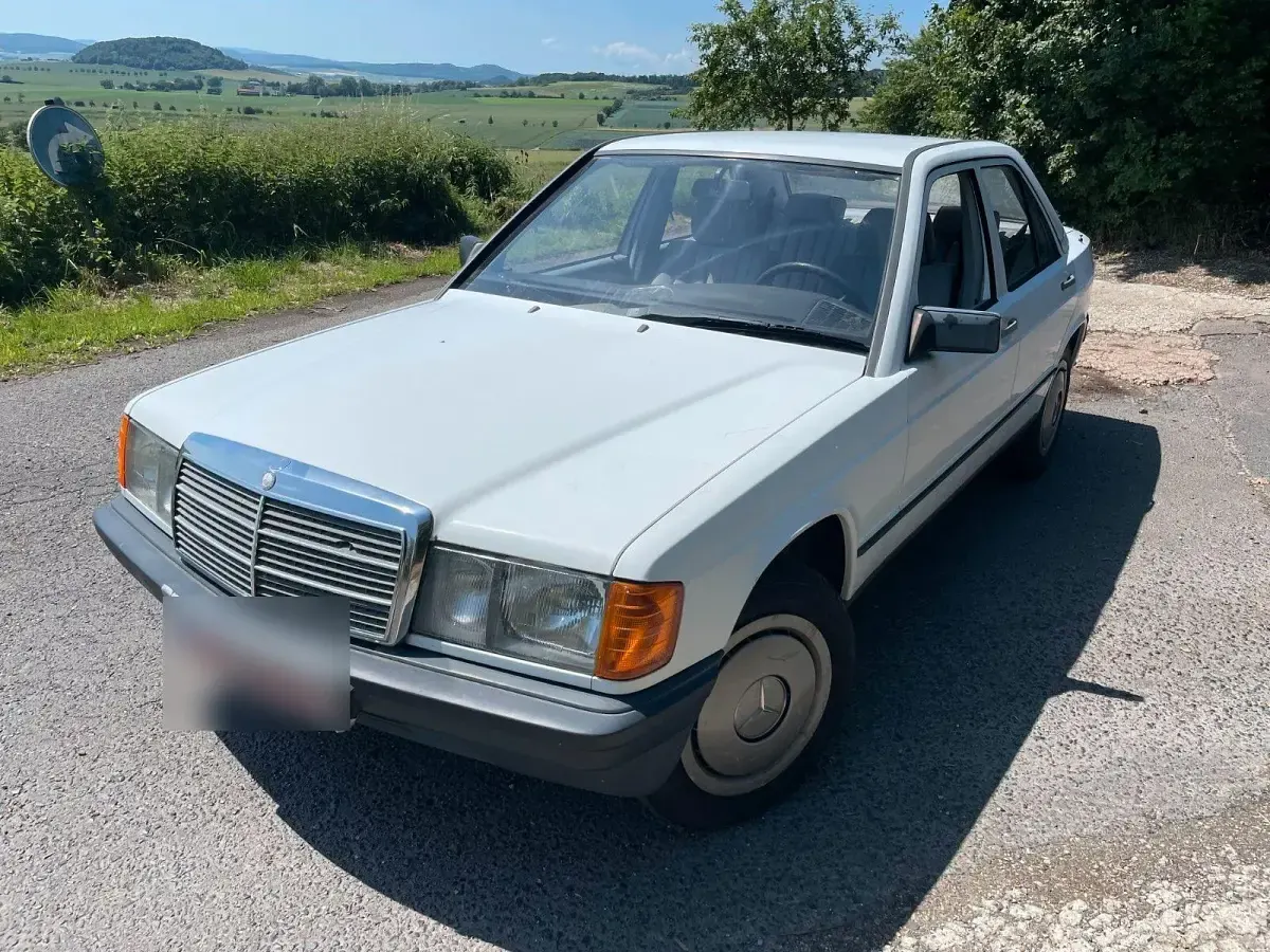 Gebraucht Mercedes 190 116 PS (85 kW) 1985 Weiß Limousine