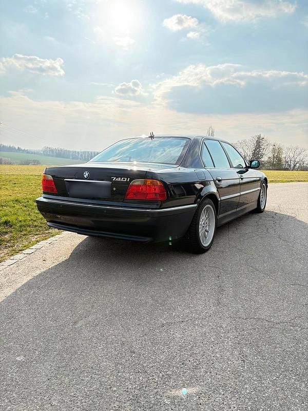 Gebraucht BMW 740 286 PS (210 kW) 2000 Schwarz Limousine