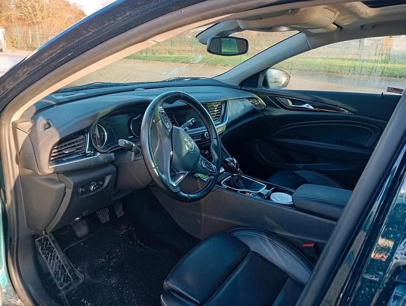 Gebraucht Opel Insignia 170 PS (125 kW) 2017 Grün Kombi