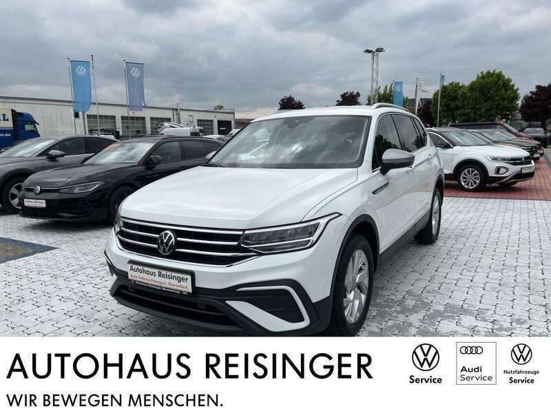 Pure white (weiß) Gebraucht 2024 VW Tiguan Allspace Life SUV | 35.750 € (Guter Preis) - Bild 1/4