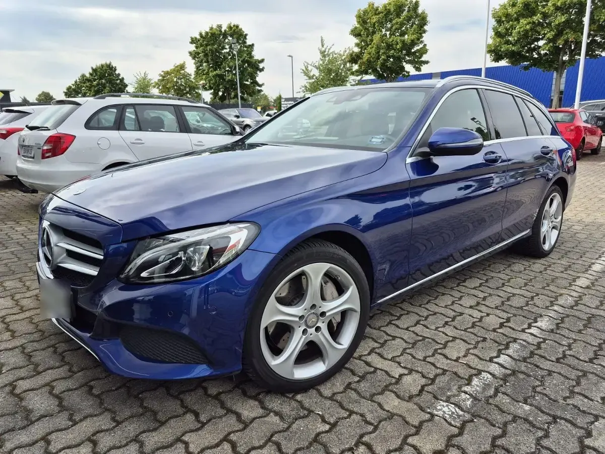 Gebraucht Mercedes C350e 211 PS (155 kW) 2015 Blau Limousine