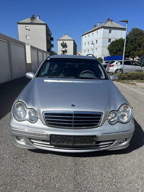 Silber Gebraucht 2006 Mercedes C320 Avantgarde Kombi | 3.300 € (Guter Preis) - Bild 1/4