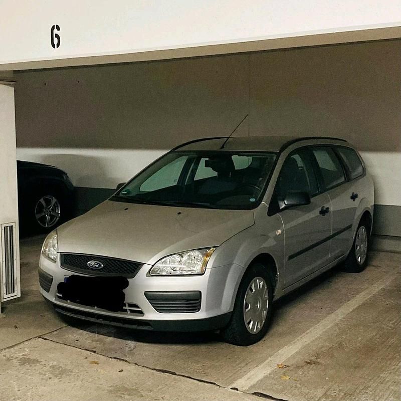 Silber Gebraucht 2007 Ford Focus Kombi | 2.500 € (Etwas zu teuer) - Bild 1/1