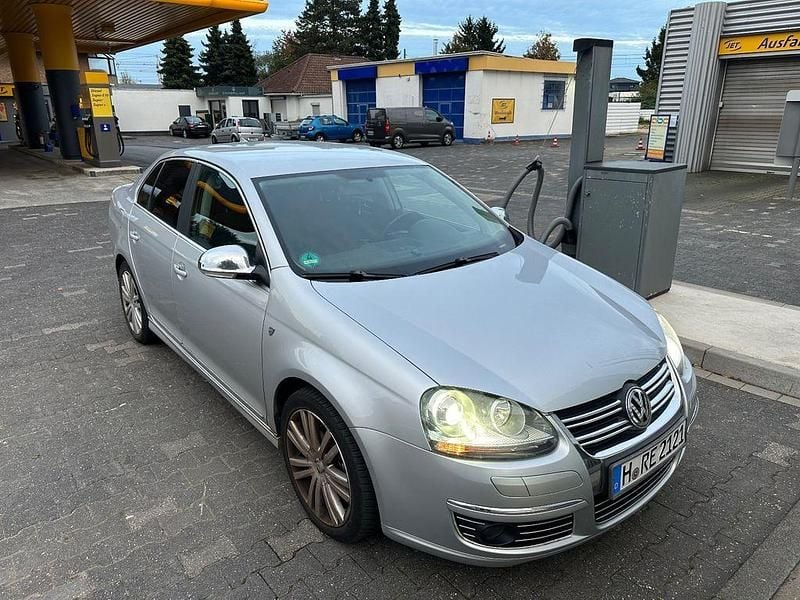 Grau Gebraucht 2007 VW Jetta Sportline Limousine | 3.000 € (Superpreis) - Bild 1/4