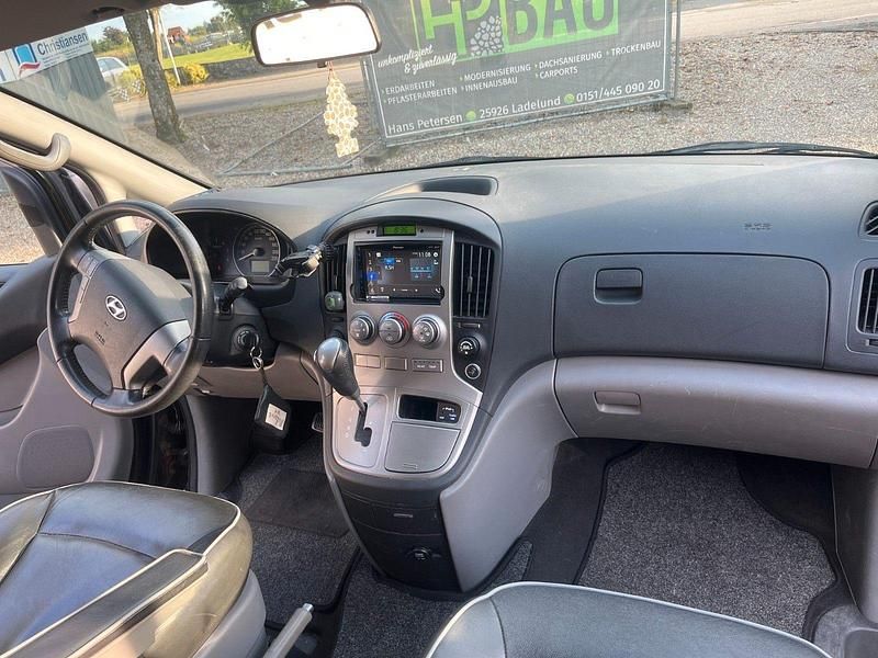 Gebraucht Hyundai H-1 Premium 170 PS (125 kW) 2013 Schwarz Van / Kleinbus