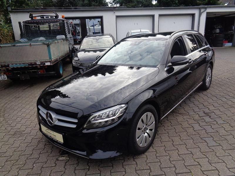 Schwarz Gebraucht 2020 Mercedes C200 Limousine | 13.950 € (Fairer Preis) - Bild 1/4
