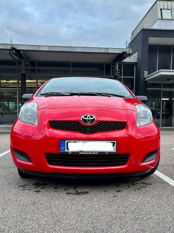 Gebraucht Toyota Yaris 101 PS (74 kW) 2009 Rot Kleinwagen