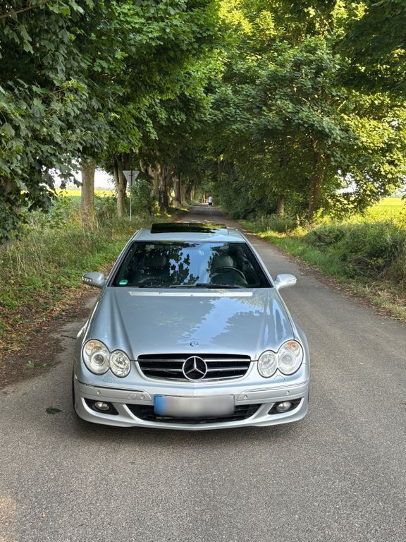 Silber Gebraucht 2007 Mercedes CLK350 Avantgarde Coupé | 10.500 € (Fairer Preis) - Bild 1/4