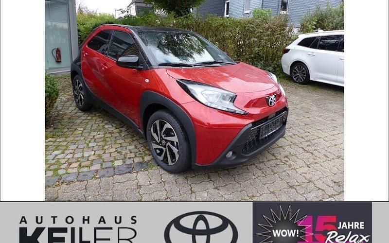 Rot Neu 2024 Toyota Aygo Team Kleinwagen | 20.490 € - Bild 1/4