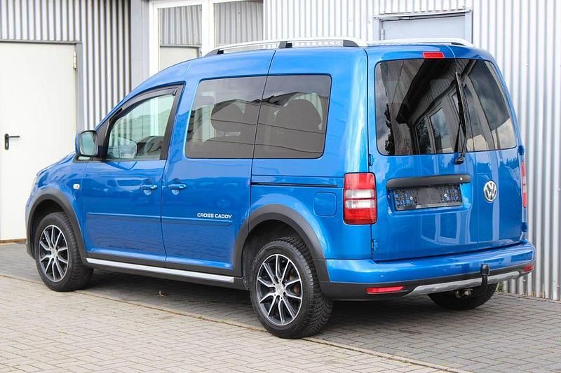 Gebraucht VW Caddy 102 PS (75 kW) 2015 Blau Van / Kleinbus