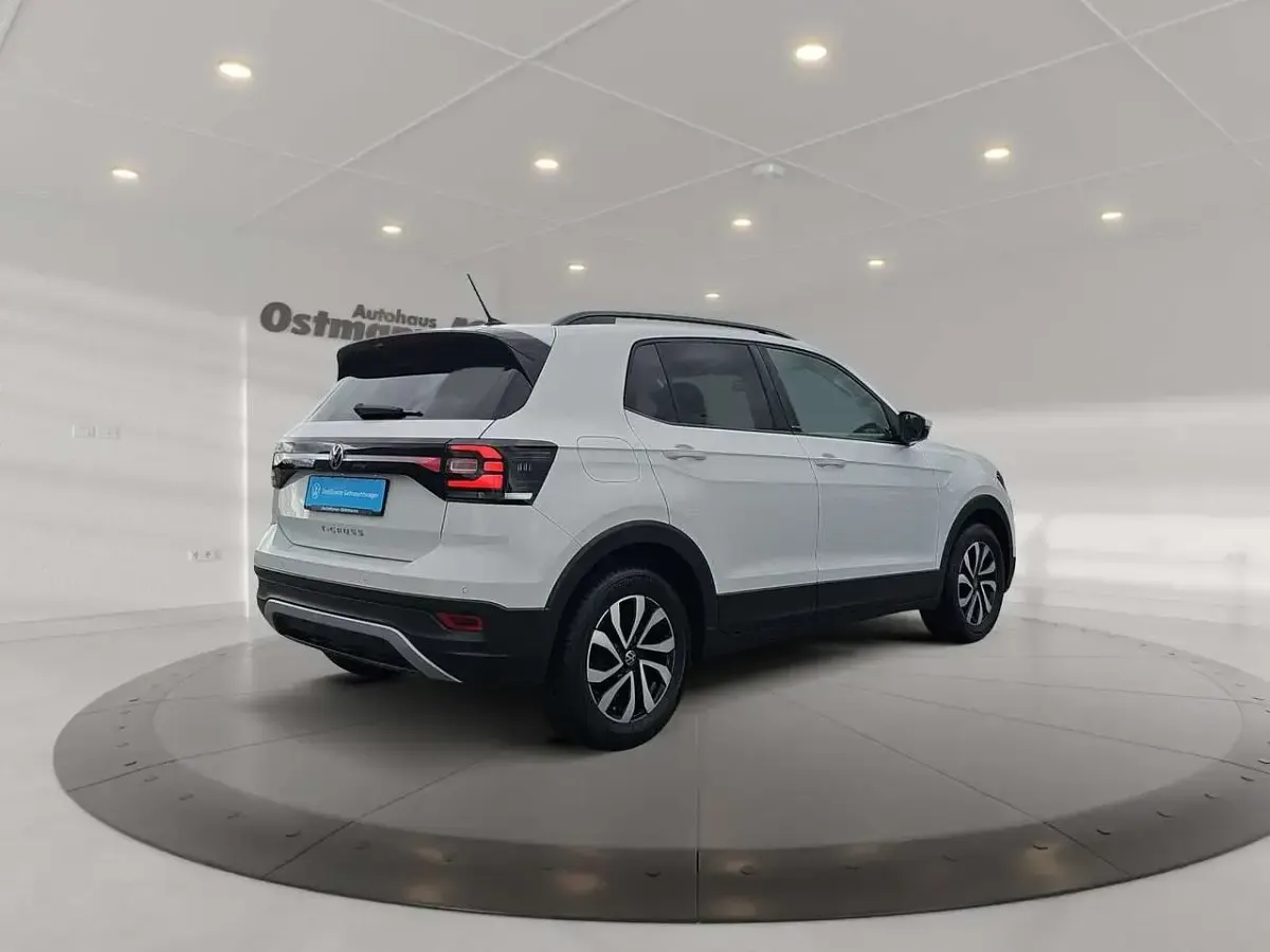 Gebraucht VW T-Cross Active 95 PS (69 kW) 2022 Pure white SUV