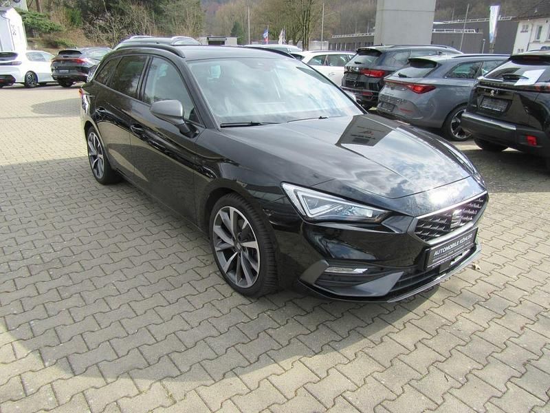 Gebraucht Seat Leon FR 190 PS (139 kW) 2022 Schwarz Limousine