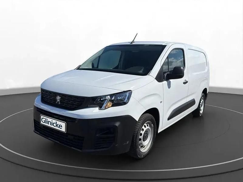 Weiß Gebraucht 2023 Peugeot Partner Van / Kleinbus | 19.992 € (Etwas zu teuer) - Bild 1/4