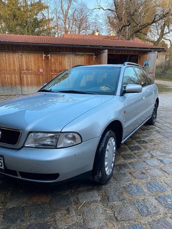 Gebraucht Audi A4 125 PS (91 kW) 1996 Silber Kombi