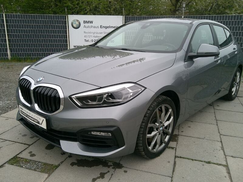 Grau Gebraucht 2024 BMW 120 Kleinwagen | 25.790 € (Superpreis) - Bild 1/4