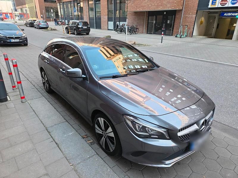 Gebraucht Mercedes CLA220 170 PS (125 kW) 2018 Grau Limousine