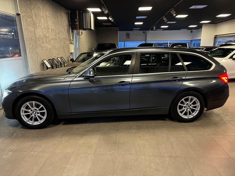 Gebraucht BMW 320 Advantage 190 PS (139 kW) 2018 Grau Kombi