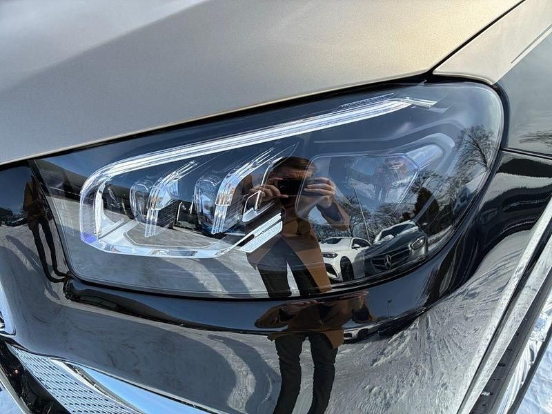 Gebraucht Mercedes GLS600 Maybach 557 PS (409 kW) 2023 Schwarz SUV