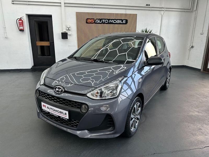Gebraucht Hyundai i10 GO! 67 PS (49 kW) 2018 Grau Kleinwagen