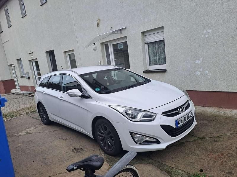 Gebraucht 2012 Hyundai i40 Edition Kombi | 4.300 € (Superpreis) - Bild 1/4