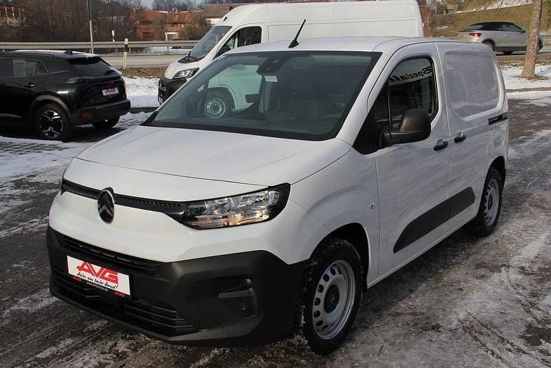 Neu Citroën Berlingo 102 PS (75 kW) 2025 Weiss Van / Kleinbus