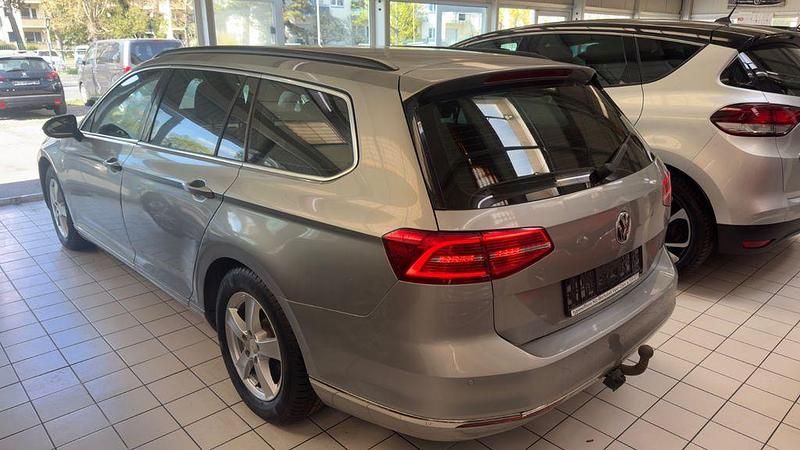 Gebraucht VW Passat Comfortline 150 PS (110 kW) 2017 Grau Kombi