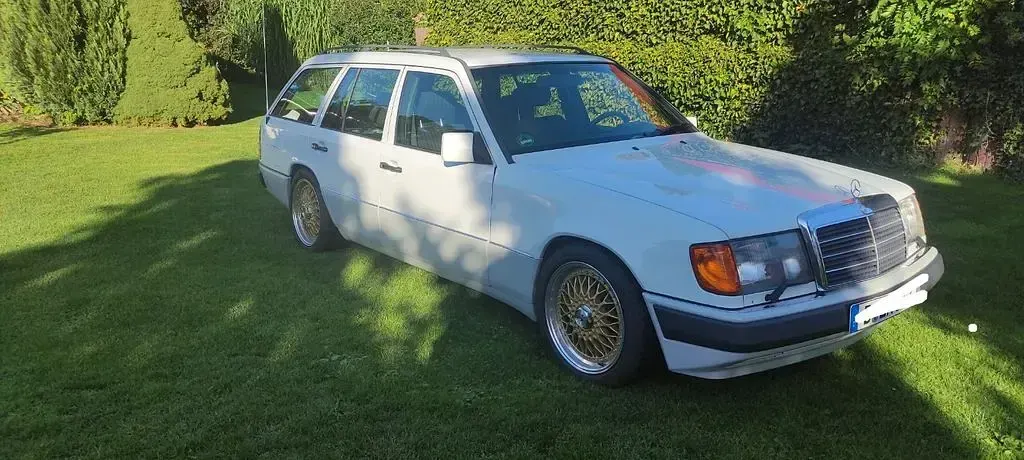 Gebraucht Mercedes E230 132 PS (97 kW) 1989 Weiß Kombi