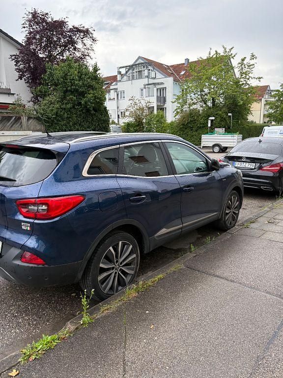 Gebraucht Renault Kadjar Bose Edition 131 PS (96 kW) 2016 Blau SUV