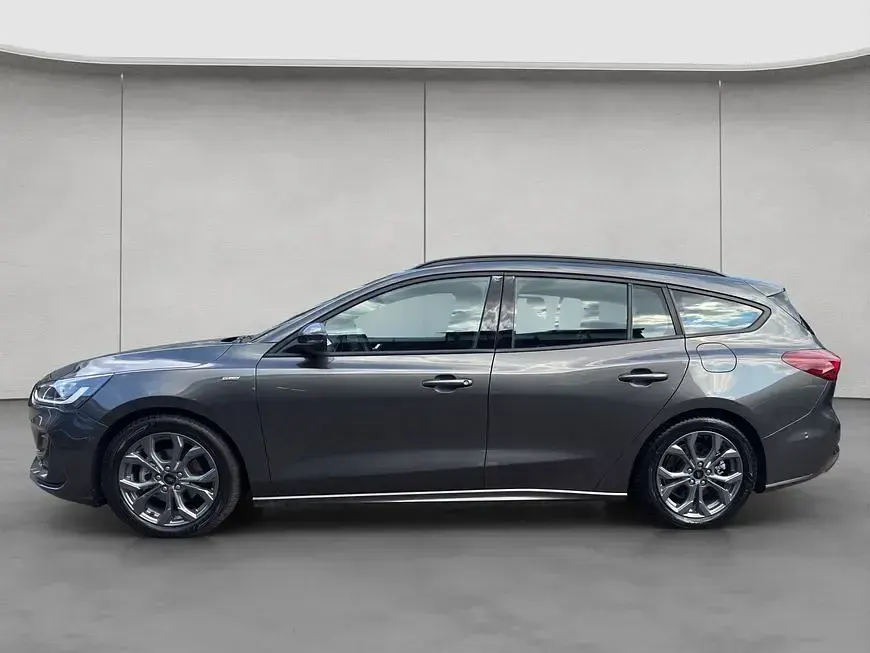 Gebraucht Ford Focus ST-Line 116 PS (85 kW) 2024 Magnetic metallic Limousine