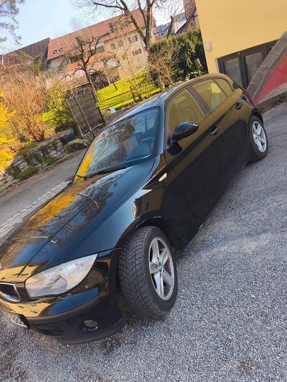 Gebraucht BMW 116 116 PS (85 kW) 2005 Schwarz Kleinwagen